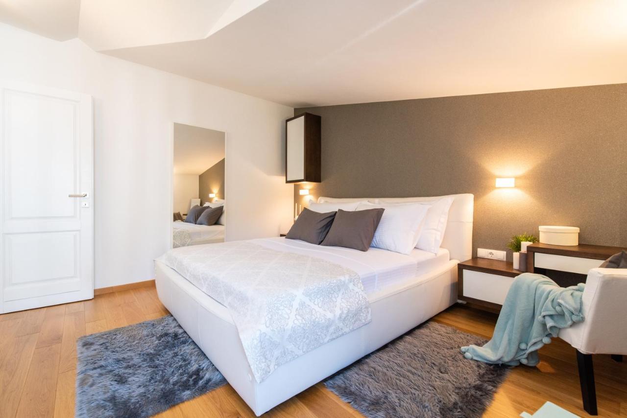 Apartments Belmat โตรกีร์ ภายนอก รูปภาพ