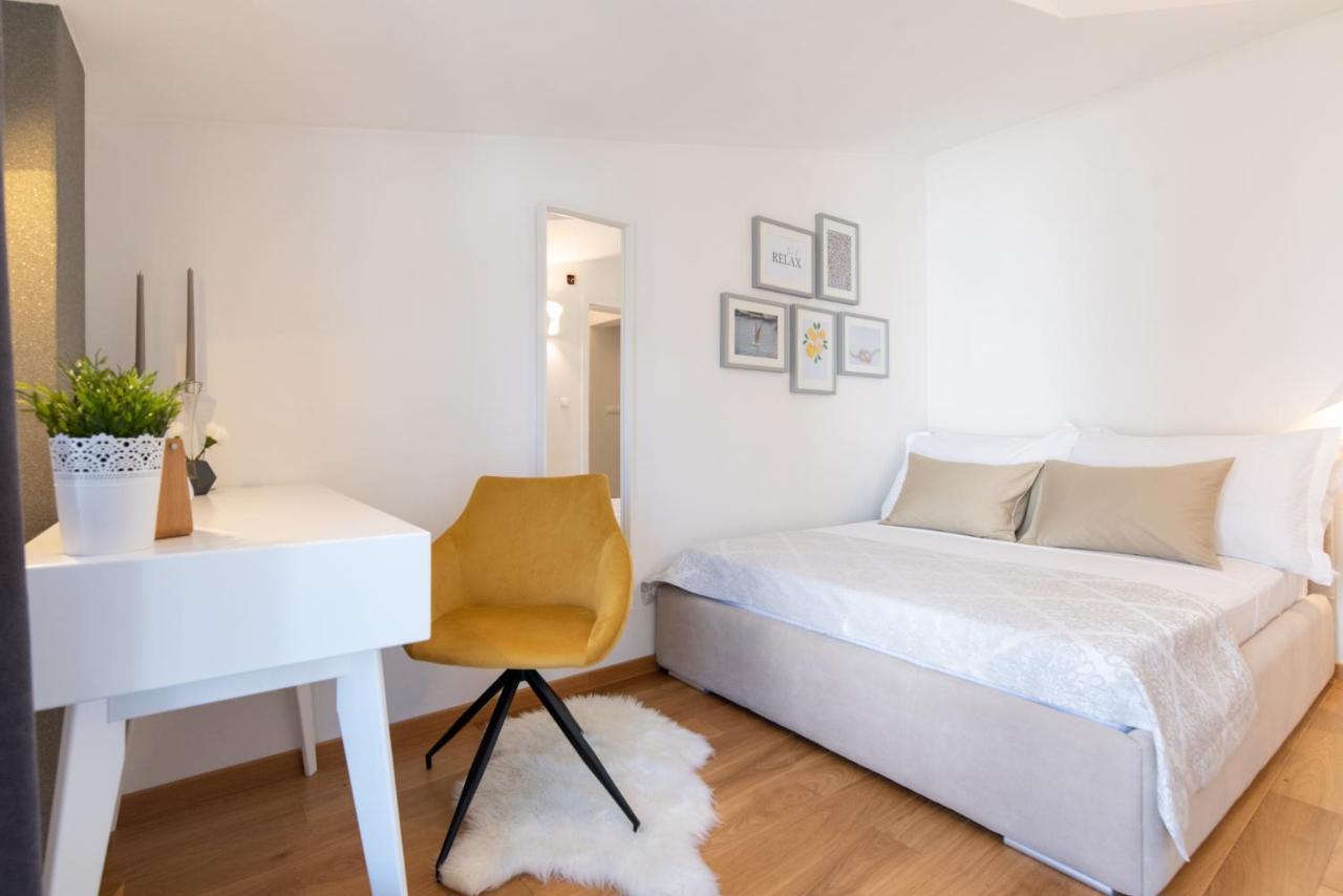 Apartments Belmat โตรกีร์ ภายนอก รูปภาพ