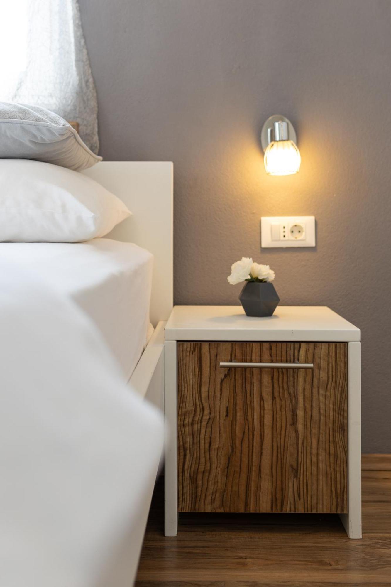 Apartments Belmat โตรกีร์ ภายนอก รูปภาพ