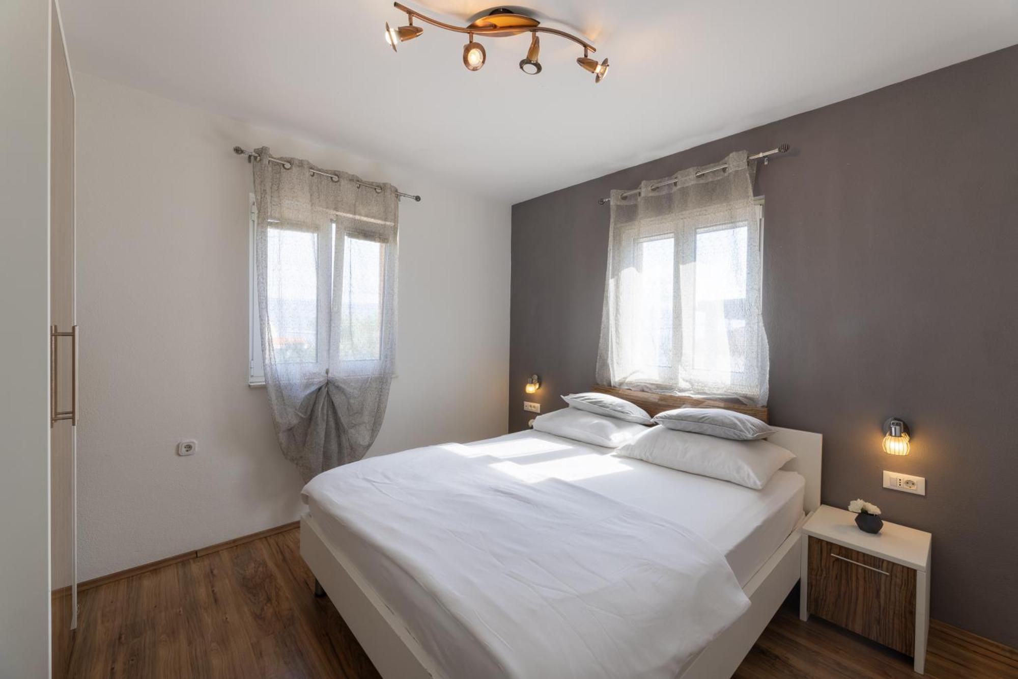 Apartments Belmat โตรกีร์ ภายนอก รูปภาพ
