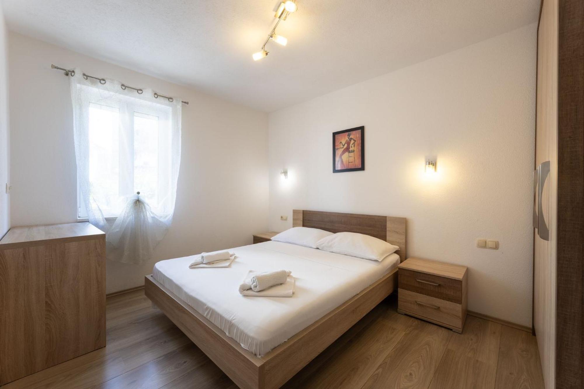 Apartments Belmat โตรกีร์ ภายนอก รูปภาพ