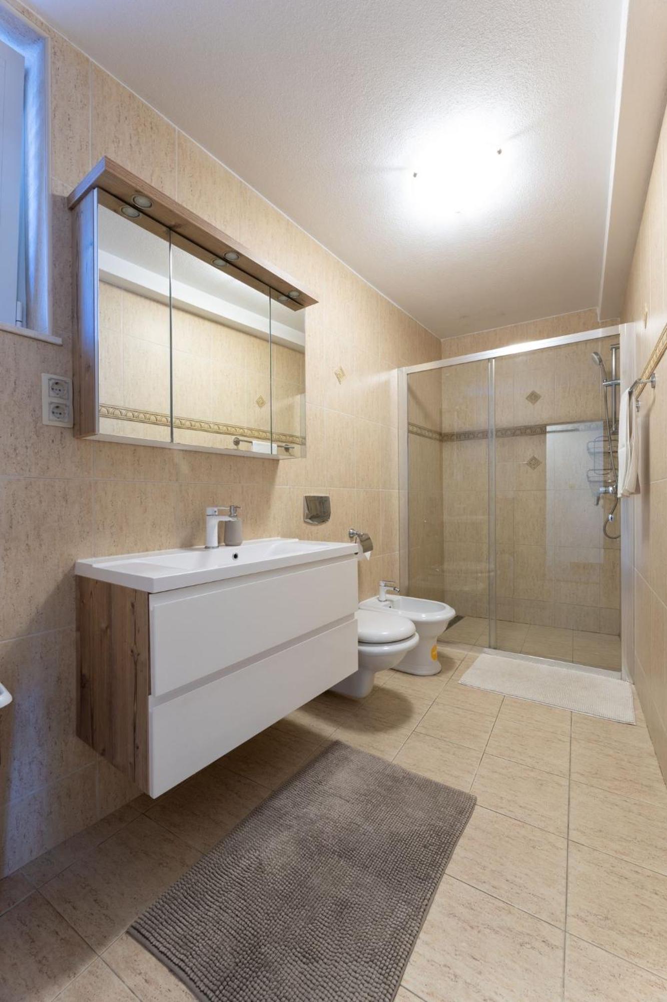 Apartments Belmat โตรกีร์ ภายนอก รูปภาพ